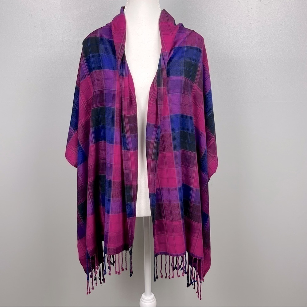 Columbia plaid lightweight fringed scarf wrap, approximately 24” x 72”.
